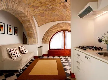 מלון דירות Termini 2*